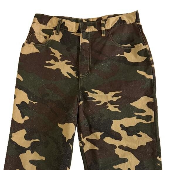Bill Blass Green Camouflage Glitter Easy Fit Pants, Size 10 (30x22) - Picture 3 of 7